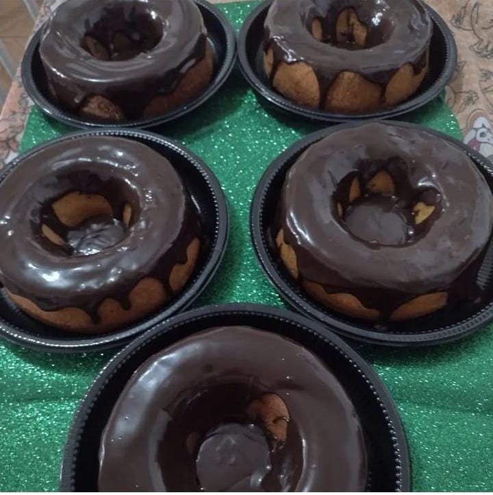 Bolos com cobertura de chocolate